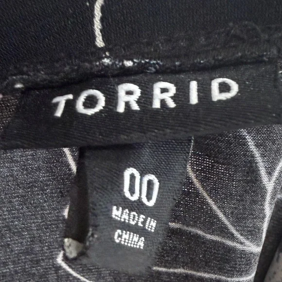 Torrid Black Floral Dress - Picture 2 of 4